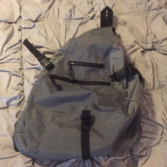 Gap one strap backpack Outlet